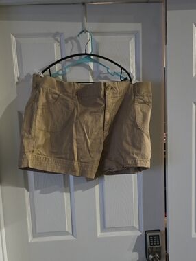 Lee Riders Midrise Khaki Shorts